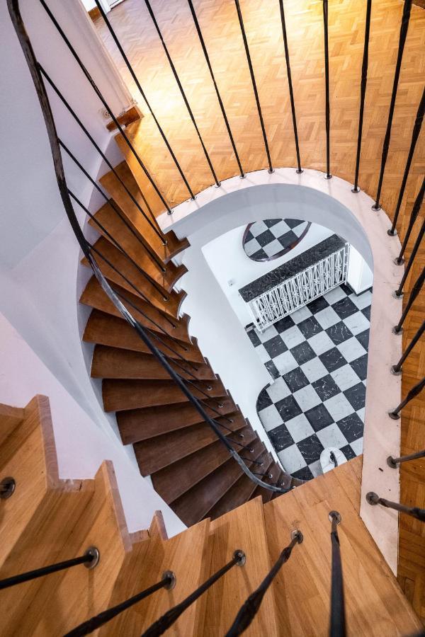 The Rose Suites Μπριζ Εξωτερικό φωτογραφία