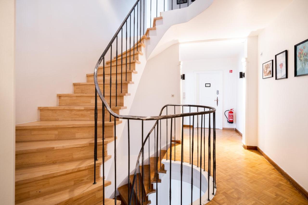 The Rose Suites Μπριζ Εξωτερικό φωτογραφία