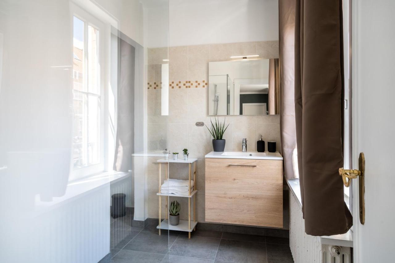 The Rose Suites Μπριζ Εξωτερικό φωτογραφία