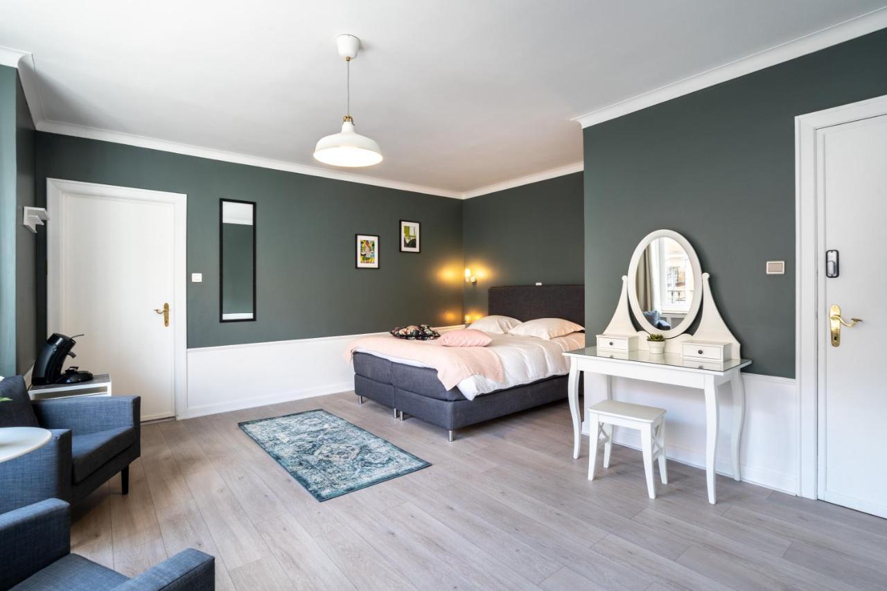 The Rose Suites Μπριζ Εξωτερικό φωτογραφία
