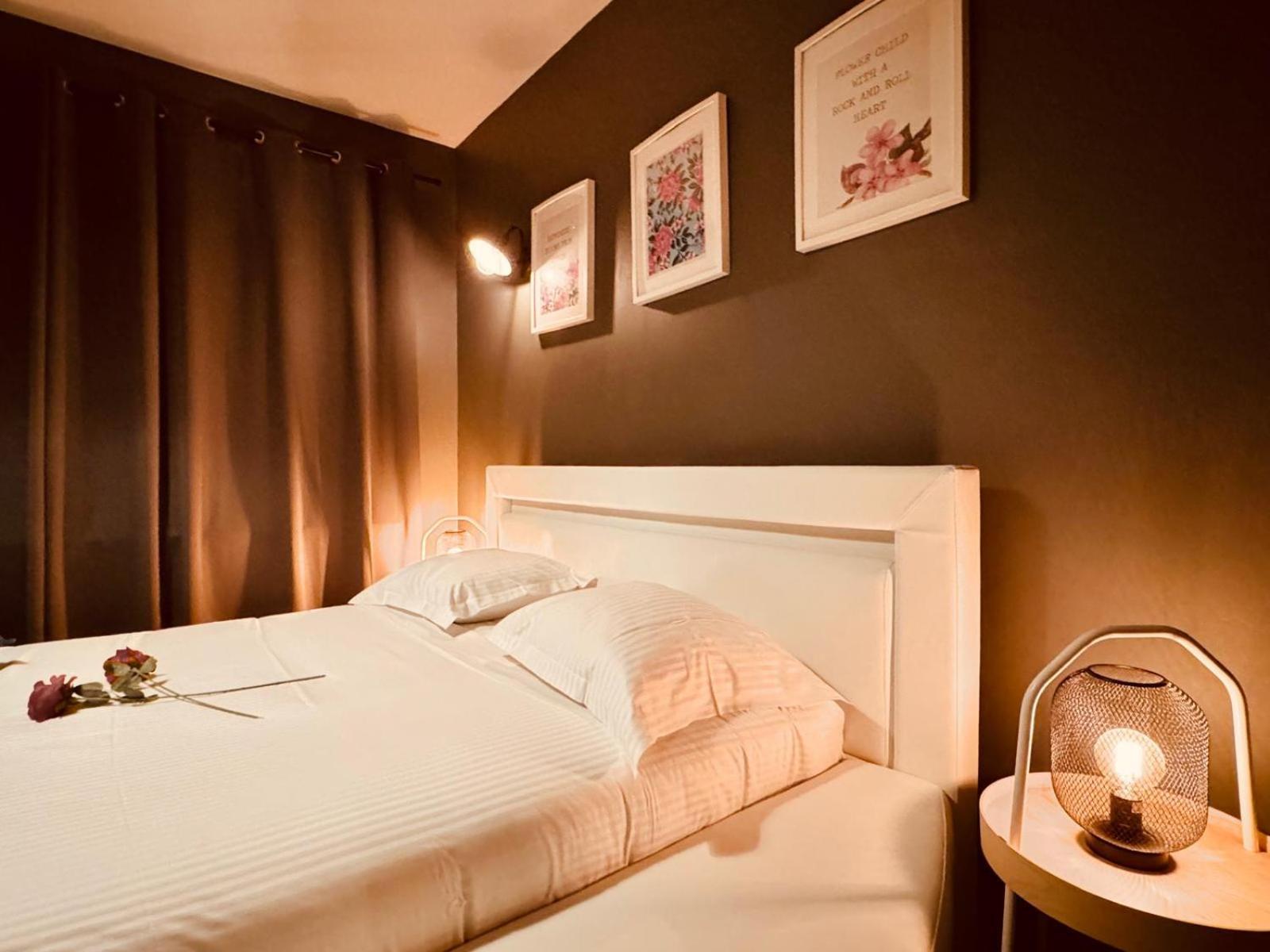The Rose Suites Μπριζ Εξωτερικό φωτογραφία